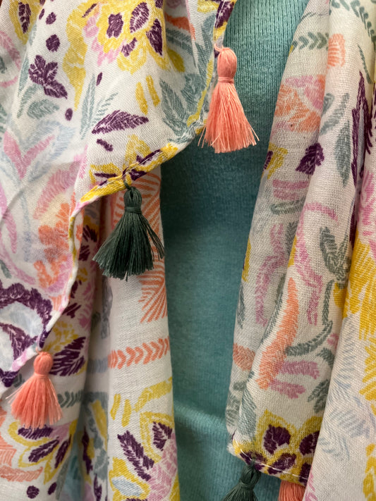 Mintás, bojtos kendő - Rosa