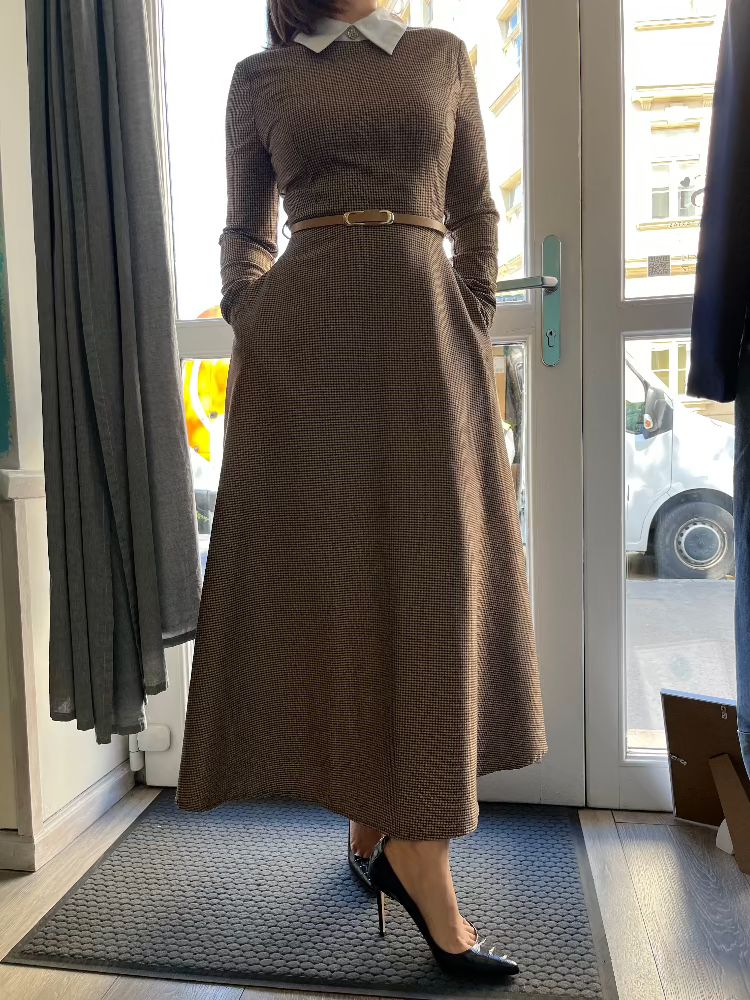 Elegáns, galléros maxi ruha - Motivo pied de poule